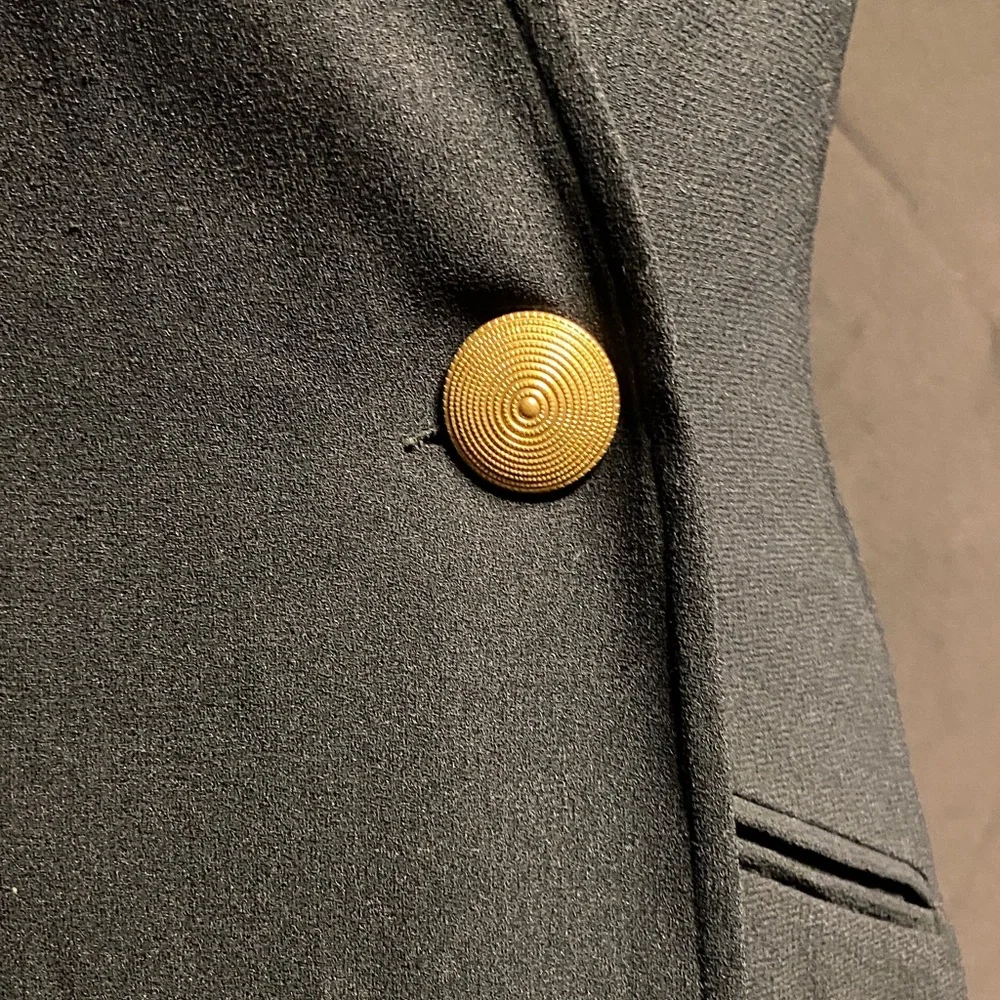 Elegant Black Wrap Midi Dress - Picture 3 of 11